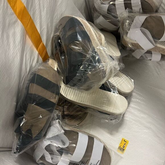 50 Pound Wholesale Lot Resellers:
New, Like New Condition, Sorted, Banded Pairs - Picture 12 of 15